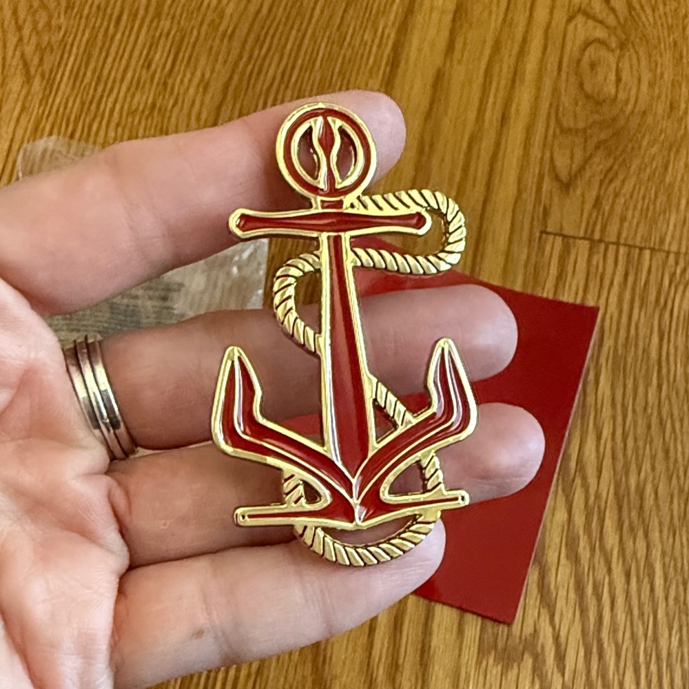 Christian Louboutin Red and Gold Anchor Brooch - Picture 3 of 3